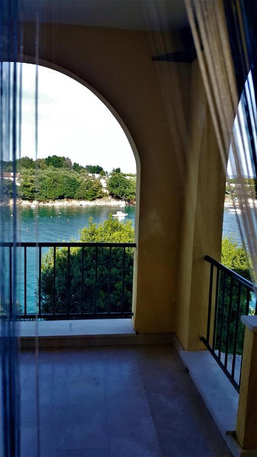 Villamar Beachfront With Free Private Parking * Rabac