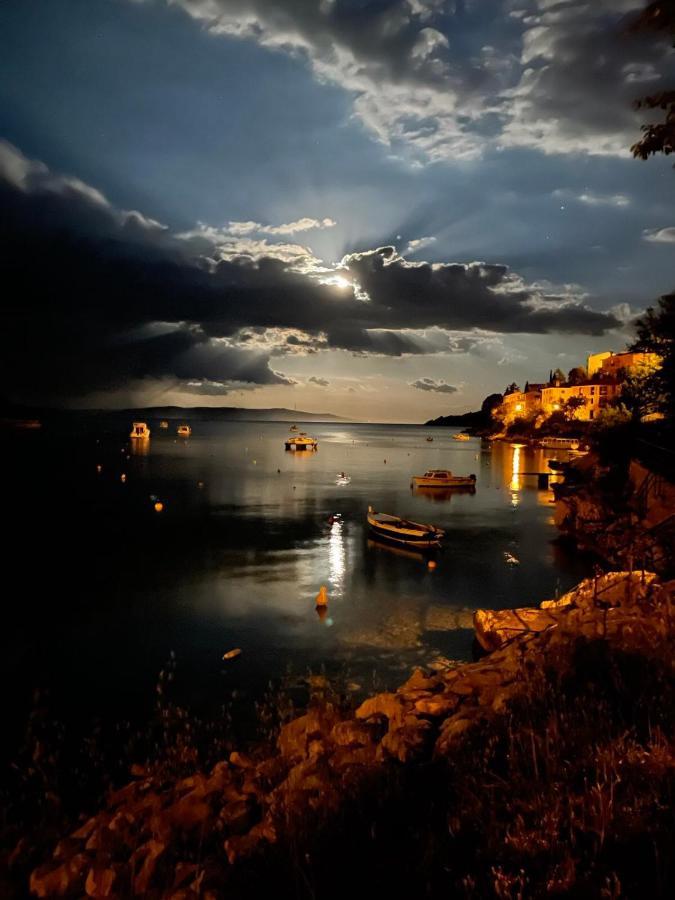 Villamar Beachfront With Free Private Parking Apartment Rabac